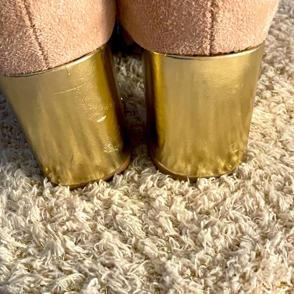Wide pink suede booties with gold block heels. - Picture 3 of 6